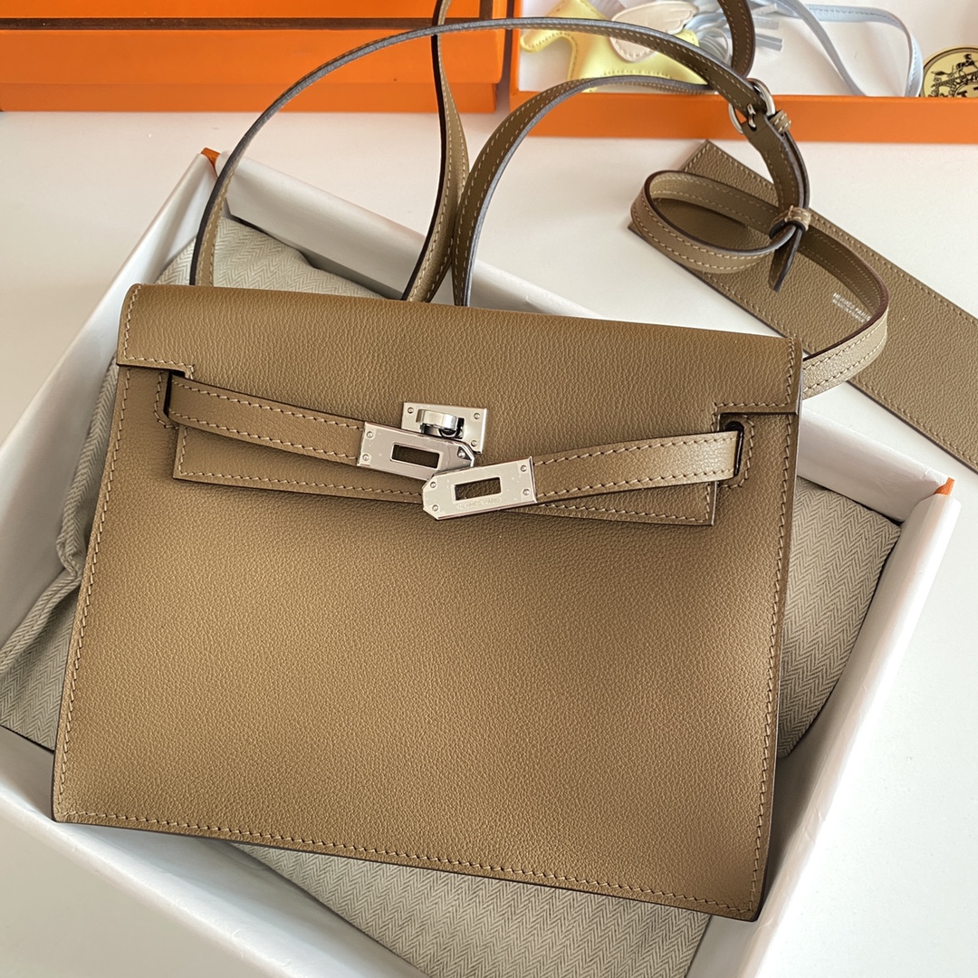 Hermes Kelly Danse Evercolor Bag In Khaki Color